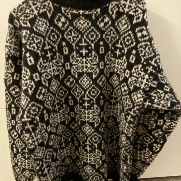 Vintage Club Monaco 100% Wool Sweater - Picture 2 of 6